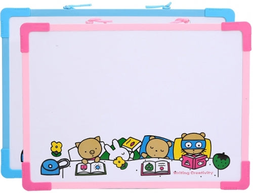 Tabla Alba Pentru Copii, 290 Mm X 400 Mm, Diverse Culori, Cu Burete De Sters, Marker, 4 Magneti Si Un Zar Pentru Jocul Flight Chess, M&G