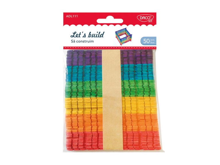 Set craft cu 50 de bețișoare plate din lemn colorat din gama Să construim de la DACOart, cod AD111, pentru machete și colaje.