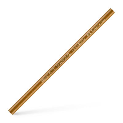 Creion profesional din cărbune presat Faber-Castell din seria Pitt Monochrome, grad de duritate Mediu, realizat din cărbune, funingine și argilă pentru un negru mat profund
