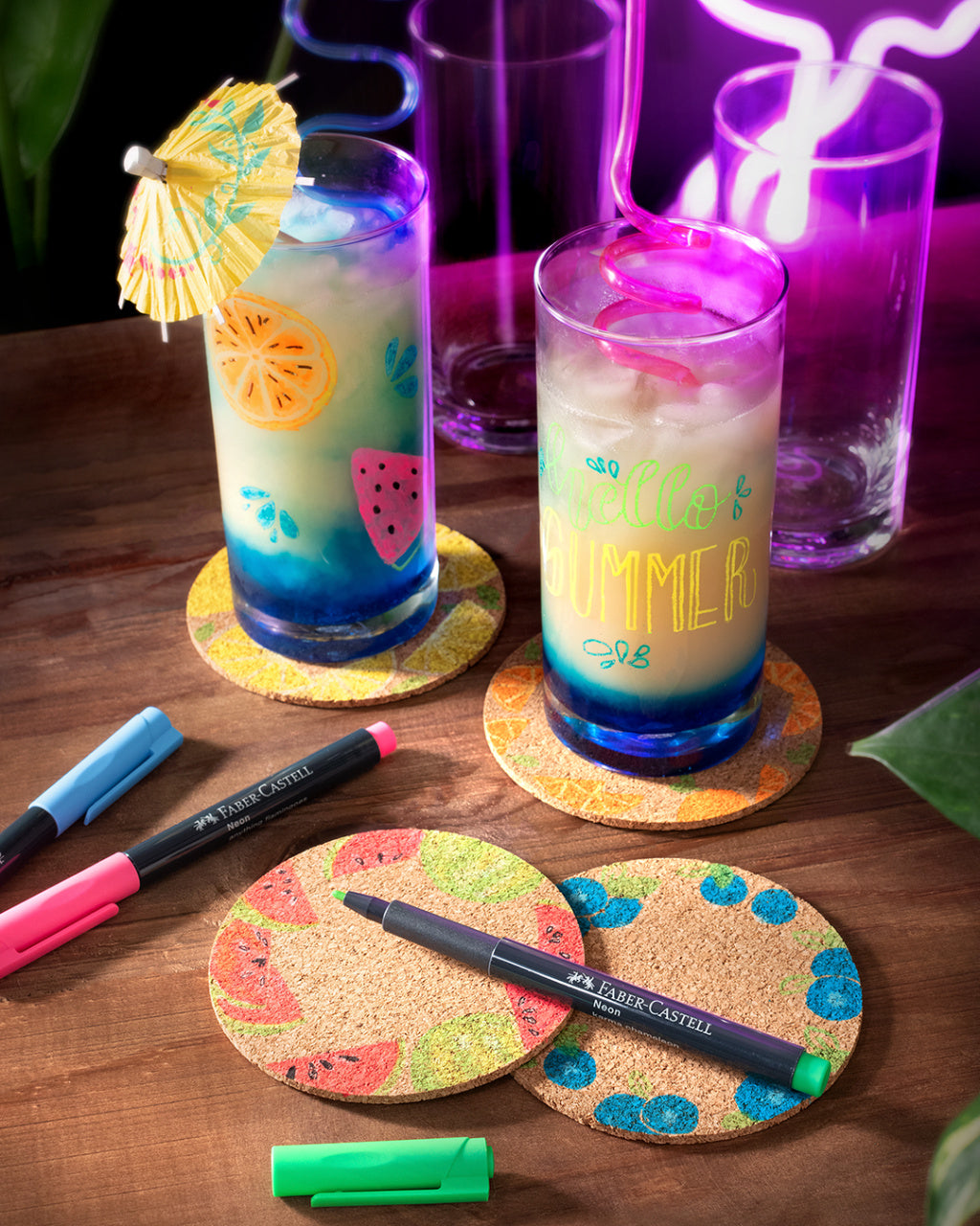 Marker creativ verde neon Faber-Castell 1.5 mm pentru sticla plastic metal si piatra