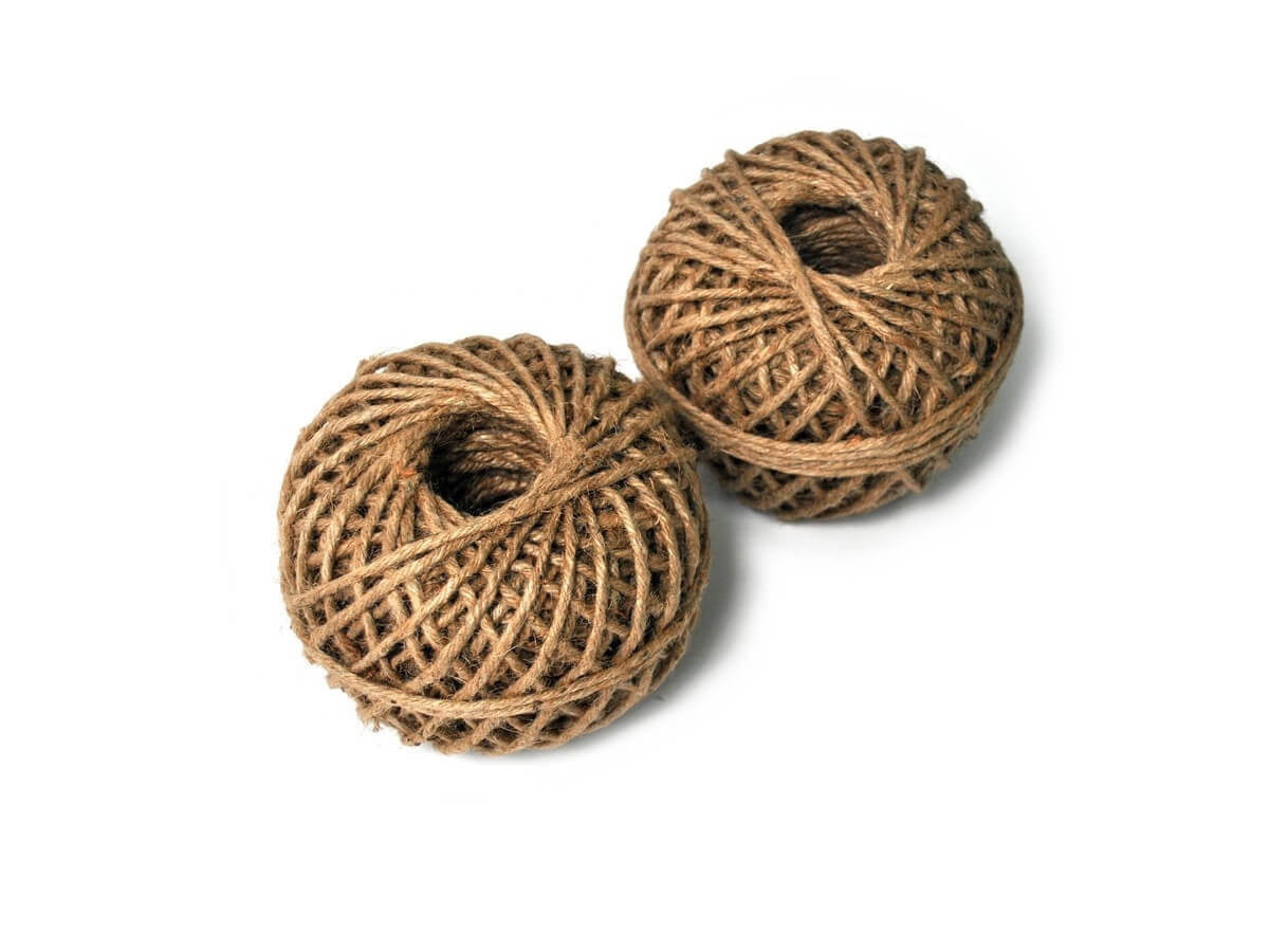Rolă de sfoară nature ecologică de 100g, ideală pentru ambalarea cadourilor, craft și proiecte decorative