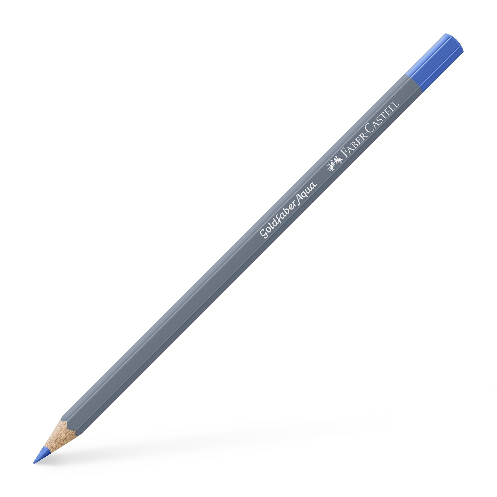 Creion colorat acuarelabil Goldfaber Faber-Castell în nuanța intensă Albastru Ultramarin 120, cu mină de 3.3 mm, ideal pentru tehnici de pictură în acuarelă