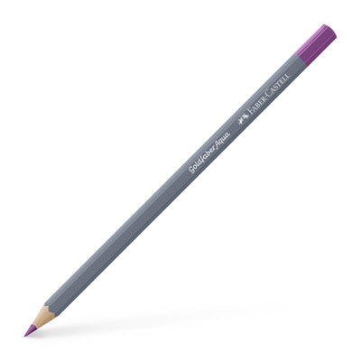 Creion colorat acuarelabil Goldfaber Faber-Castell în nuanța regală Purpuriu 134, cu mină de 3.3 mm, perfect pentru detalii artistice și tehnici de acuarelă