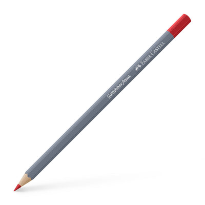 Creion colorat acuarelabil Goldfaber Faber-Castell în nuanța delicată Roșu Pal 121, cu mină de 3.3 mm, perfect pentru accente pastelate și tehnici de acuarelă