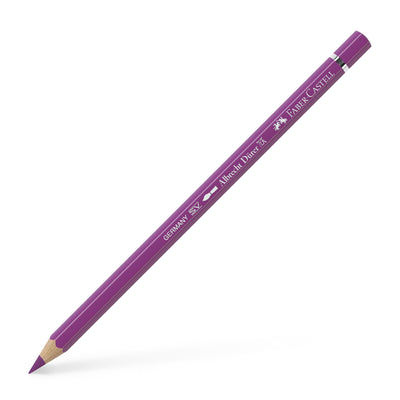 Creion colorat acuarelabil profesional Albrecht Dürer Faber-Castell în nuanța vibrantă Violet Roșcat 135, cu mină groasă de 3.8 mm și pigmenți superiori perfect solubili în apă