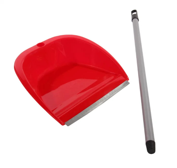 Făraș ergonomic cu coadă metalică lungă și cupă din plastic gros, culoare vizibilă, design cu margine înclinată pentru aderență pe podea