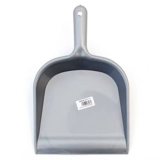 Făraș din plastic rezistent brand Sterk, disponibil în diverse culori, ideal pentru curățenia zilnică în gospodărie, produs în România.