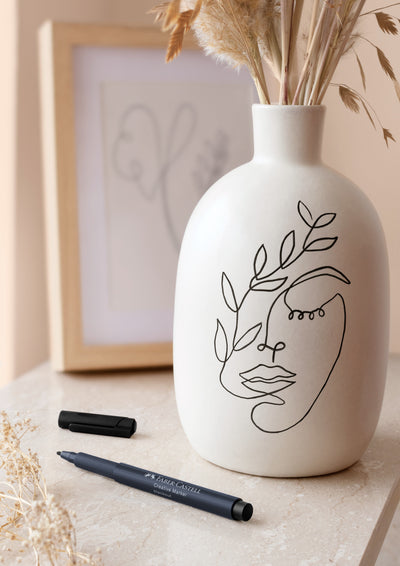 Marker creativ negru Faber-Castell 1.5 mm pentru sticla piatra metal si hartie neagra