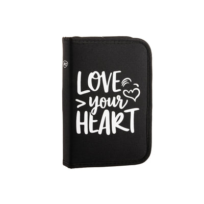 Penar scolar neechipat DACO model PE1964 culoare negru cu mesaj Love Your Heart alb un compartiment cu doua extensii rabatabile si suporturi elastice